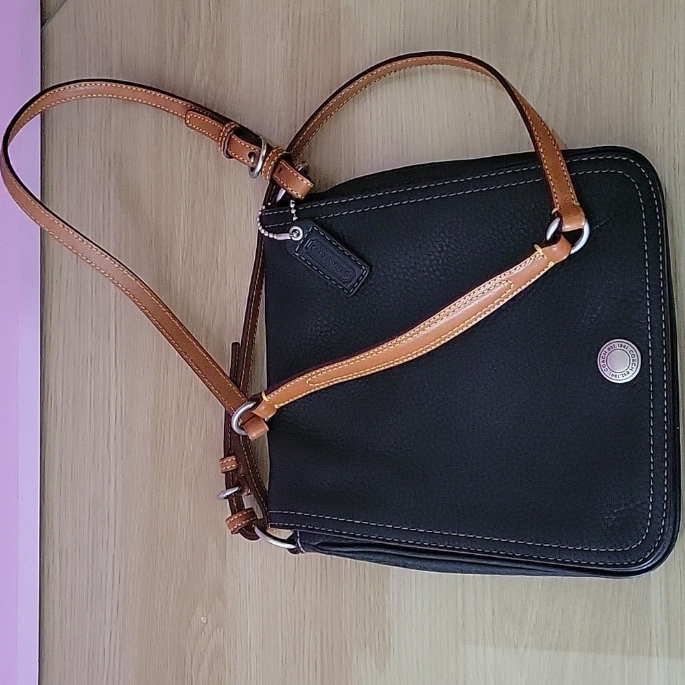 Coach Vintage 9382 Black Leather Crossbody Bag🎀🎀🎀